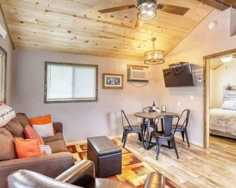 Rustic getaway in the woods - Keystone