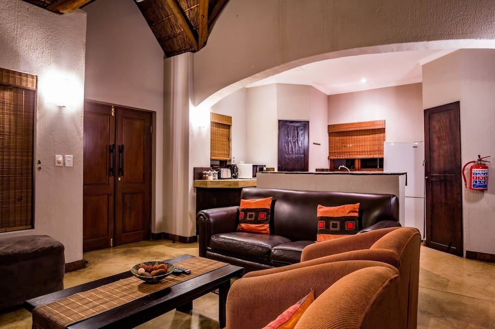 Raptors Lodge N16 - הודספרוט - סלון