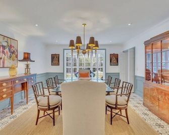 TheGrey-Spacious,Eclectic,Home in a Serene Setting - Statesboro - Eetruimte