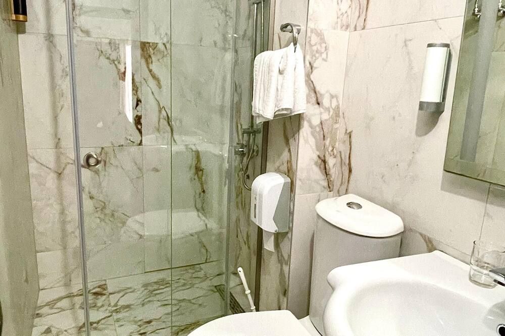 City Hotel Tirana - Tirana - Baño