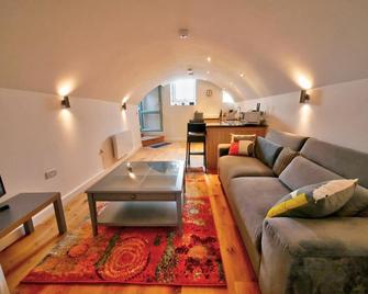 Pell Dell Apartment - Holmfirth - Living room