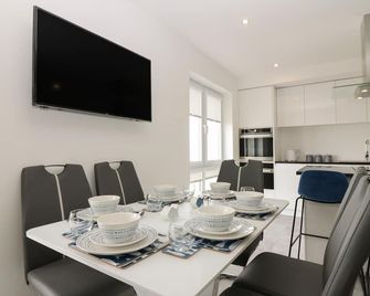 Ocean View, Family Friendly, Country Holiday Cottage In Banff - Banff - Dining room