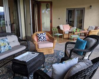 Elegant, livable custom Home located on a golf course - Tubac - Patio
