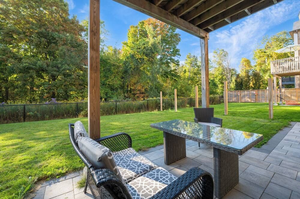 Unique Industrial designer studio - Aurora - Patio