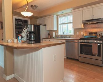 Fox Room At Conley Suites Bnb - Yelm - Cocina