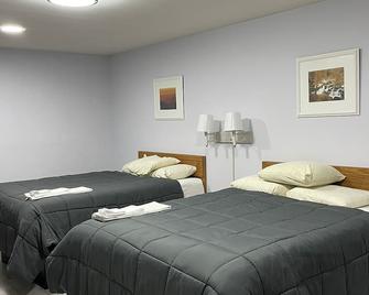 Pine Valley Motel - Spruce Pine - Bedroom