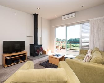 One Burgess Hill - ניו פלימאות' - סלון