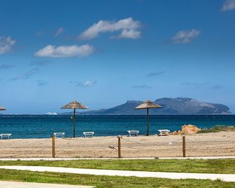 Resort Baia del Sole - Murta Maria - חוף