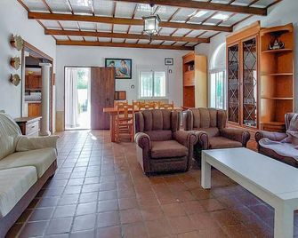 Amazing Home In Montilla With Wifi - Montilla - Wohnzimmer