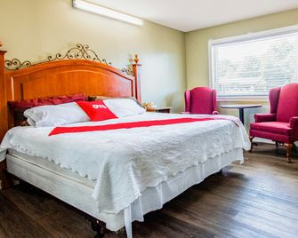 OYO Hotel Calhoun, Ga I-75 - Calhoun - Bedroom