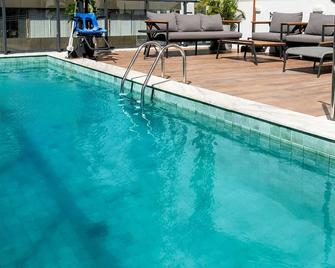 Simple Smart By Xtay - Novo, aconchegante e a 7min do Manaíra Shopping - João Pessoa - Pool