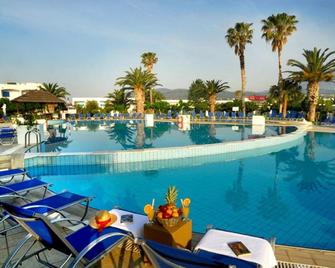Kinetta Beach Resort & Spa - Kineta - Pool
