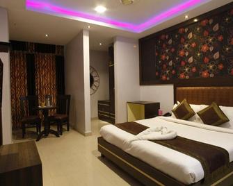 The Byke Grassfield Resort with Outdoor Pool, Shyam Nagar, Jaipur - Jaipur - Bedroom