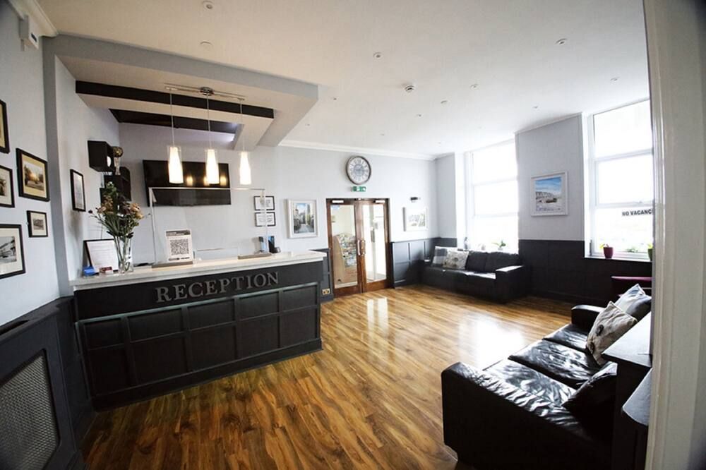 لاندزداون هوتل