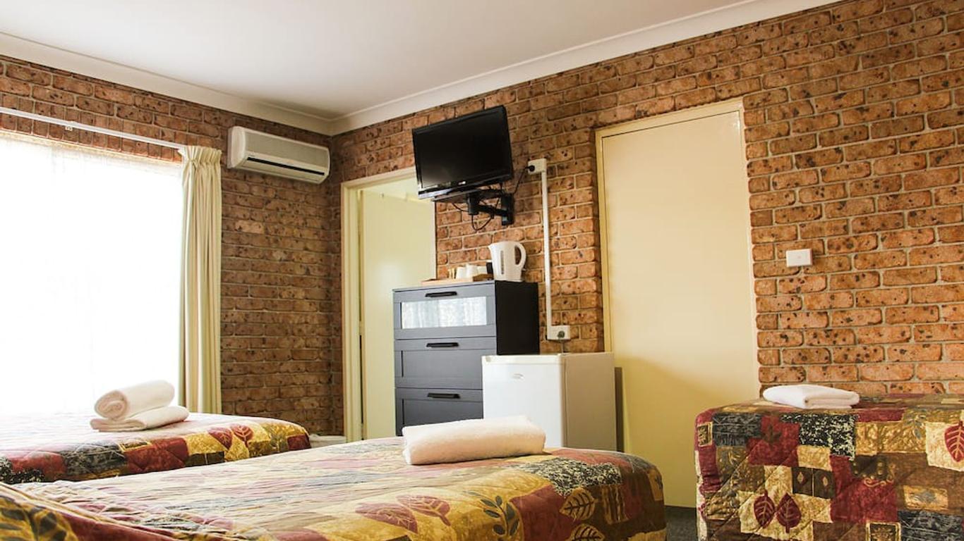 Motel 359