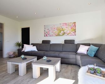Fully equipped lovely villa with sauna, terrace & garden | Nature view - Voorst Oude IJsselstreek - Living room