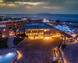 Senseana Sea Side Resort & Aquadventure - Hersonissos - Bể bơi