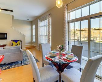 Michigan Townhome with Smart TV 25 Mi to Detroit! - Northville - Dining room