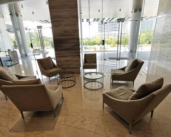 Almas Suites 2pax Netflix Puteri Harbour Bystay - Nusajaya - Lobby