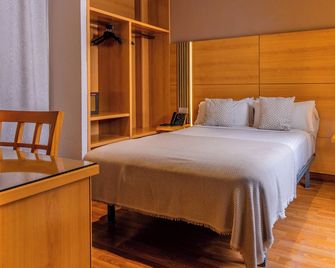 Hotel Serrano - Córdoba - Bedroom