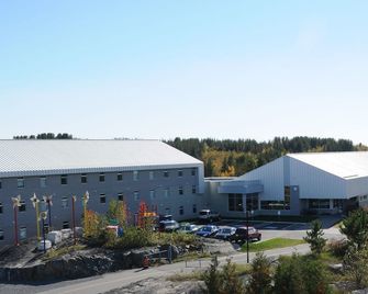 Residence & Conference Centre - Sudbury West - Sudbury - Building