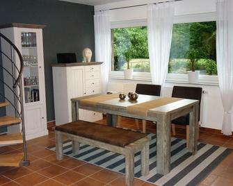 Holiday house in the green north of the Ruhr area - Dinslaken - Dining room
