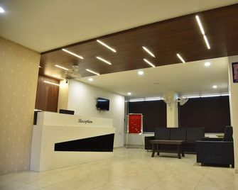 Hotel Savera Inn - Morvi - Front desk