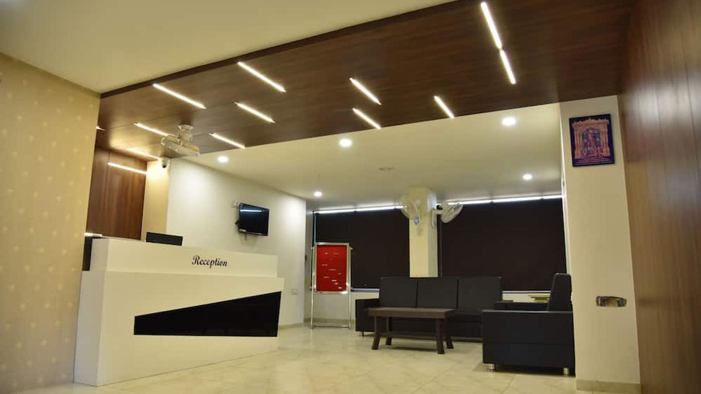 Hotel Savera Inn