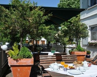 Am Zehntstadl Hotel & Sauna - אולם - פטיו