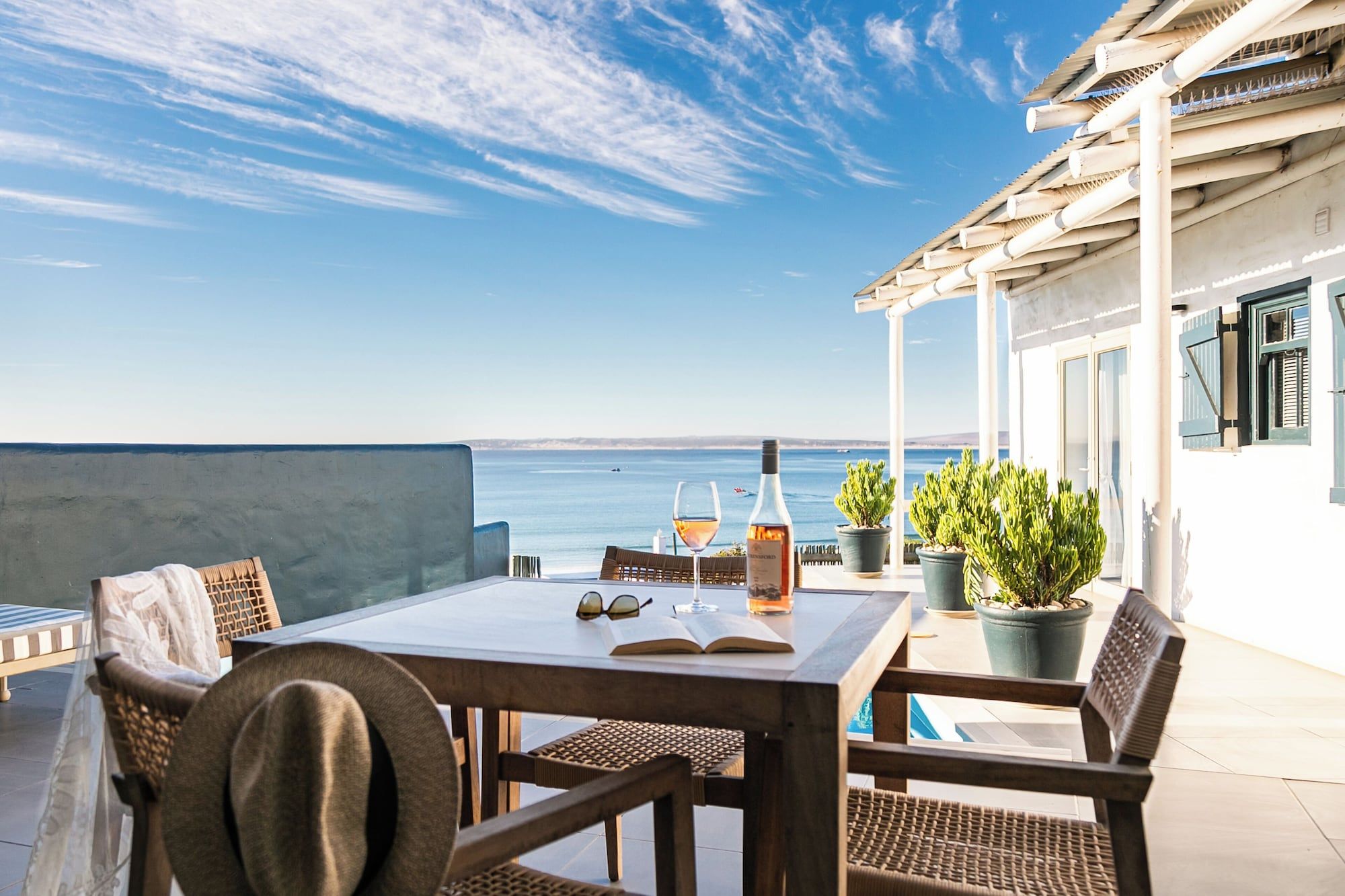 أبالون هوتل آند فيلاس