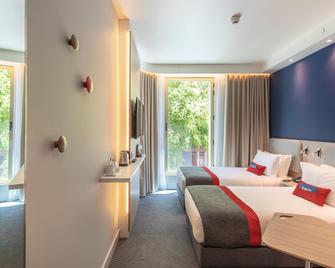 Holiday Inn Express Lisbon - Plaza Saldanha - Lisbon - Bedroom