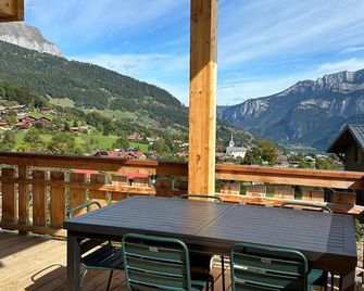 Family chalet in Cordon (Haute Savoie), near Megève and Combloux, sleeps 10 - Cordon - Balcon
