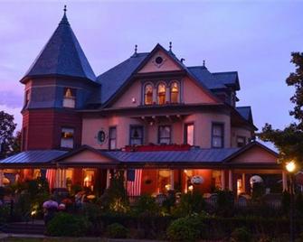 Union Gables Inn - Saratoga Springs