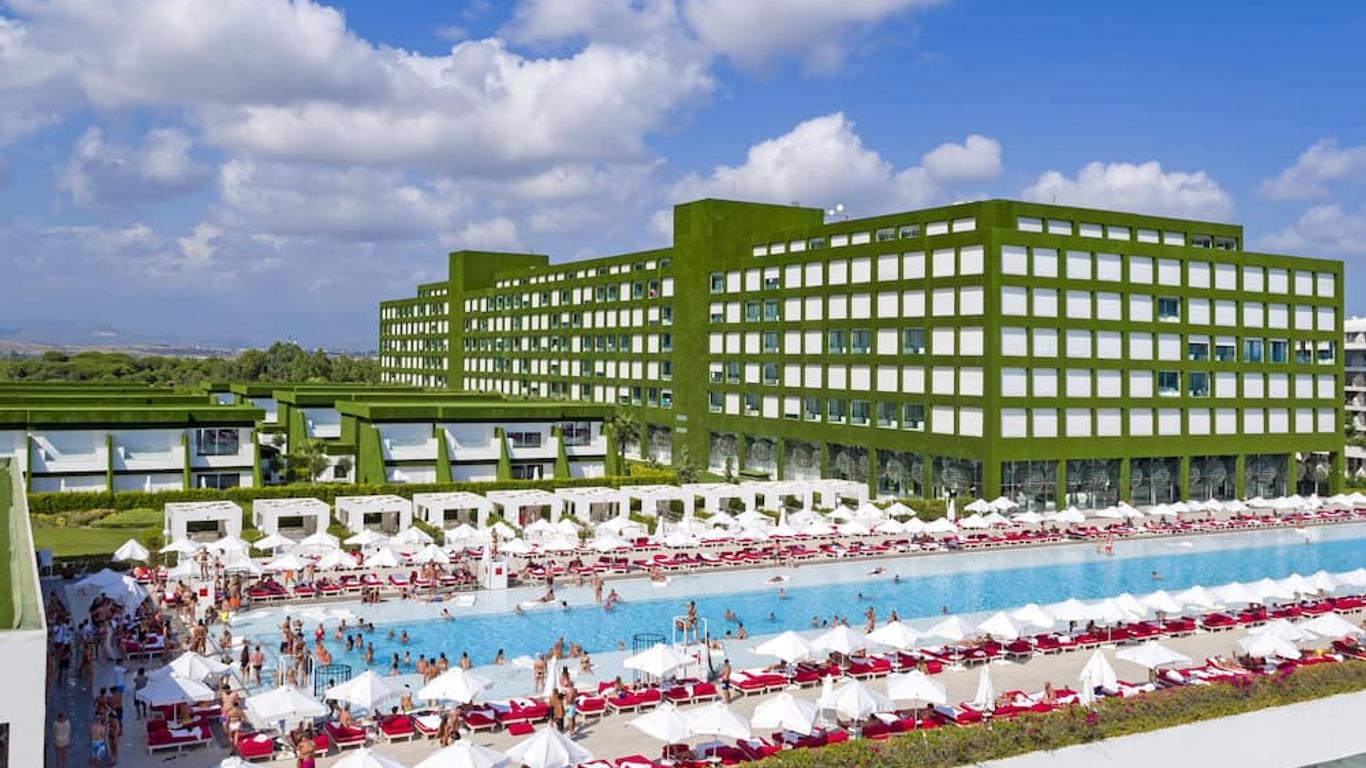 آدم آند إيف - شامل جميع الخدمات - للبالغين فقط