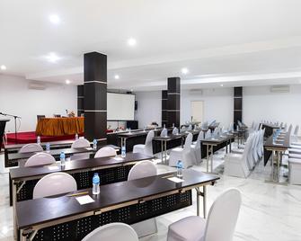 Marina Hotel - Ambon - Restaurant