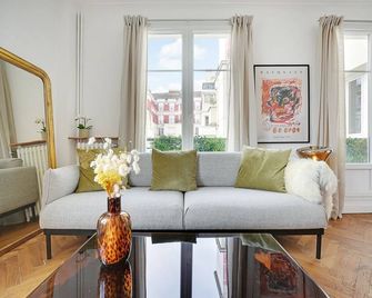 Luminous Apartment - Boulogne-Billancourt - Living room