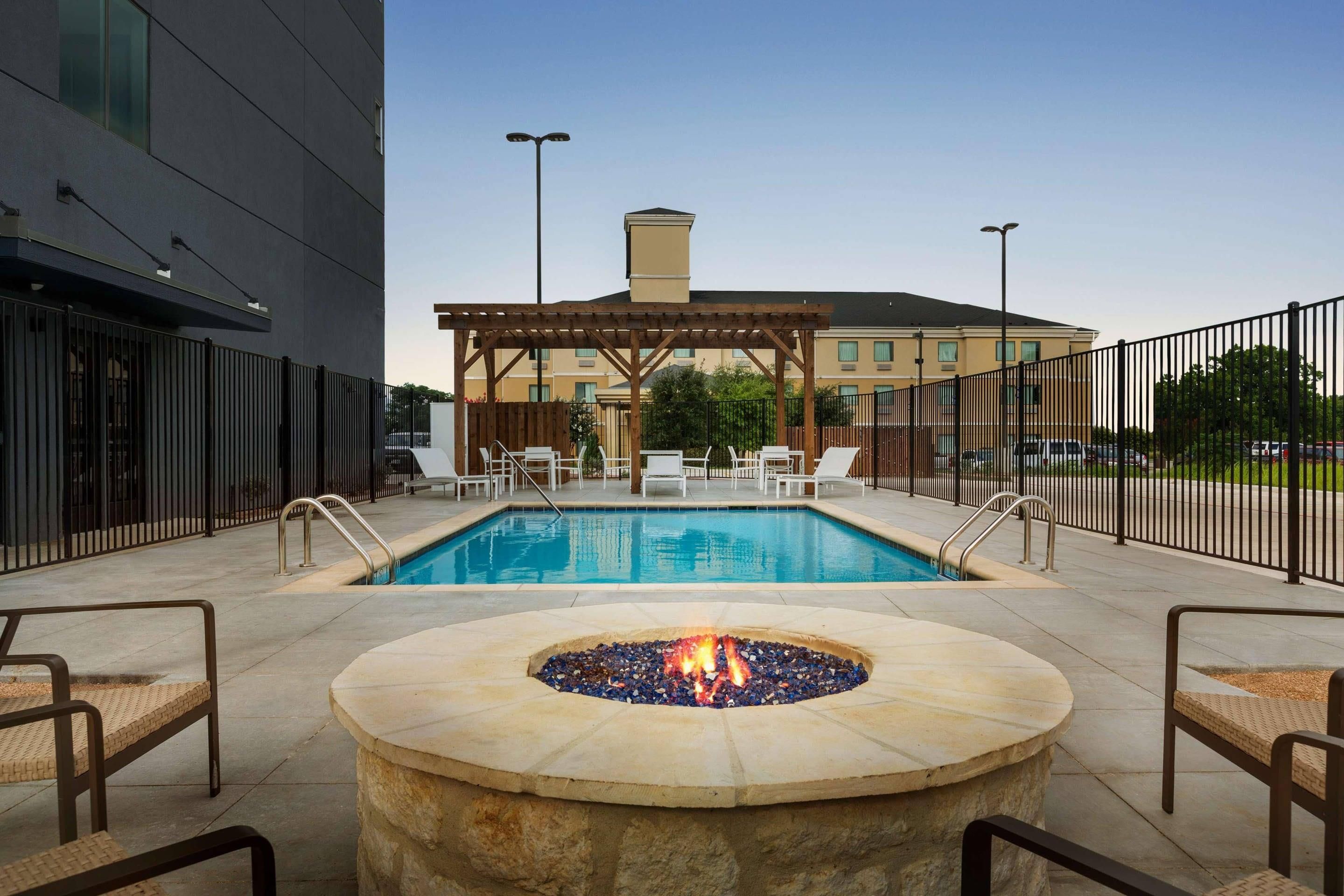 Country Inn & Suites by Radisson, New Braunfels - New Braunfels - Piscine
