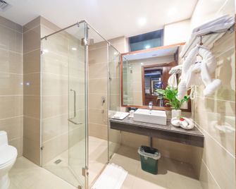 Bien Bac Hotel - Mong Cai - Baño