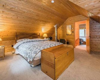 Rustic Cabin W Games Near Lake & National Park - Tobermory - Bedroom