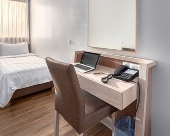 Attalos Hotel - Atenas