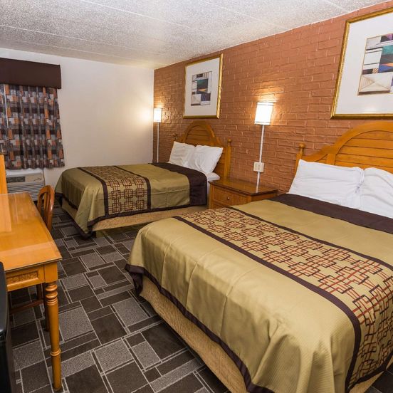 Bedroom view of Cambridge Inn