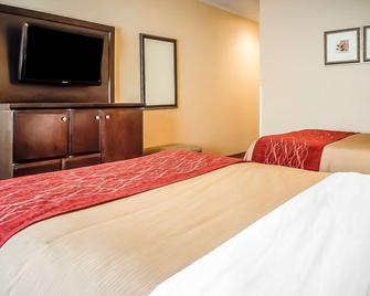 Quality Inn & Suites - Roswell - Bedroom