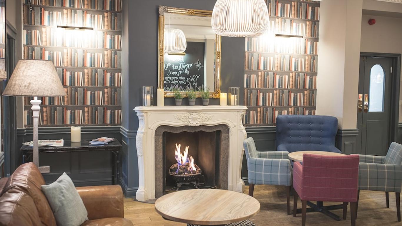 جورج هوتل، بي دبليو سيجنيتشر كوليكشن