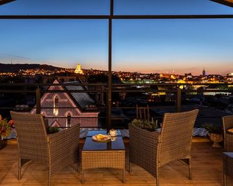Hotel City - Tbilisi - Varanda