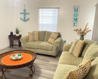 Lovely 2-bedroom apartment near lake Okeechobee and the marina - Clewiston