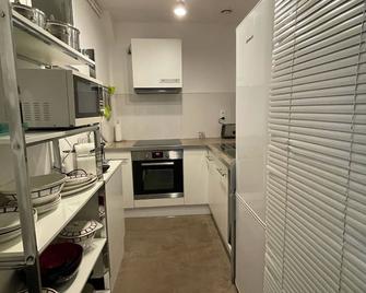 Charming Apartment Historic Center In St Jean De Luz - Saint-Jean-de-Luz - Küche