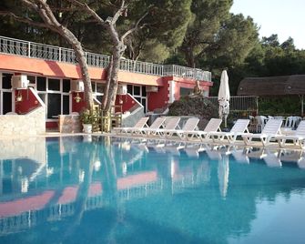 Tunc Otel - Ayvalık - Pool