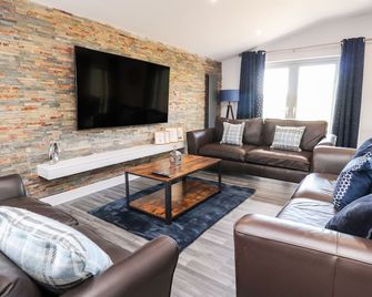 Box Tree Escapes - Lancaster - Living room