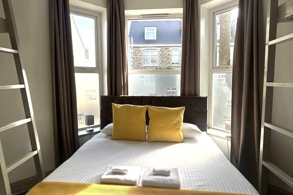 Town Lodge - ניוקי