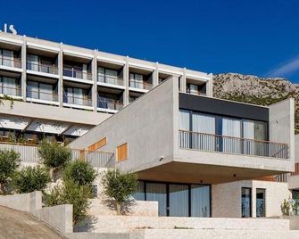 Hotel Osmolis - Brsečine - Edificio